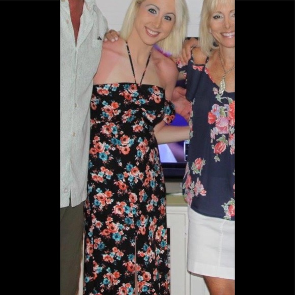 Fun and flattering maxi-great for summer! - Picture 1 of 2